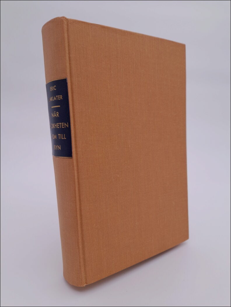 Eric Linklater : När klokheten kom till byn