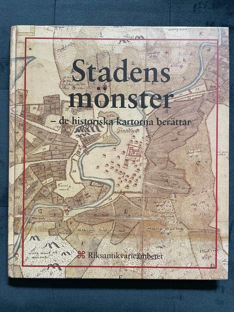 Ahlberg, Nils ; Riksantikvarieämbetet : Stadens mönster