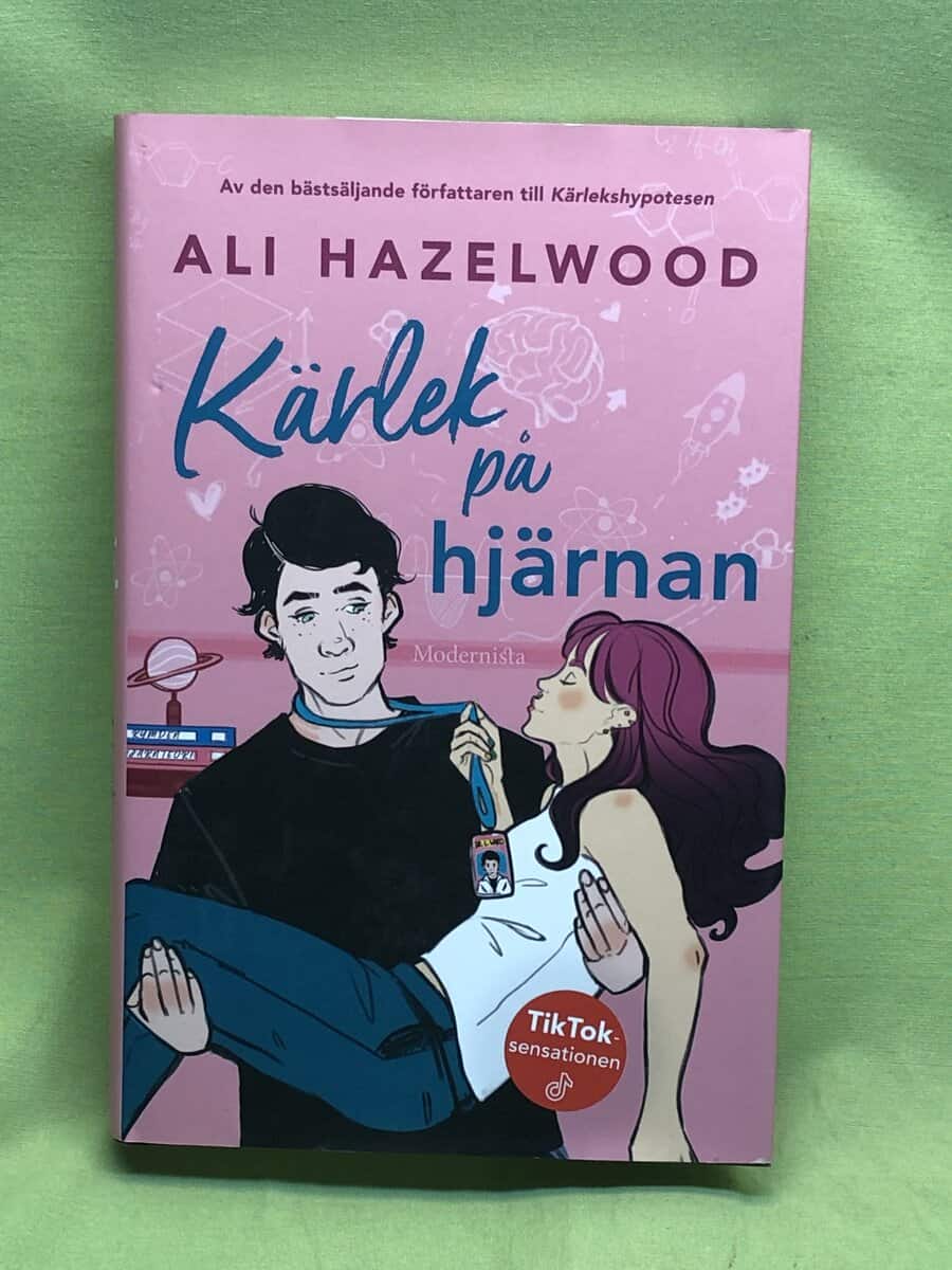 Ali Hazelwood : Kärlek på hjärnan