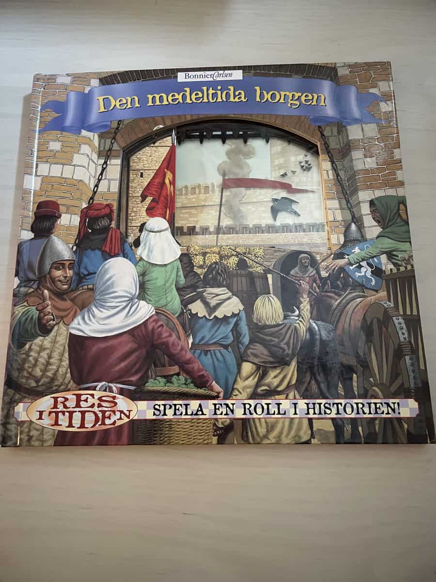 Andrew Langley : Den medeltida borgen res i tiden