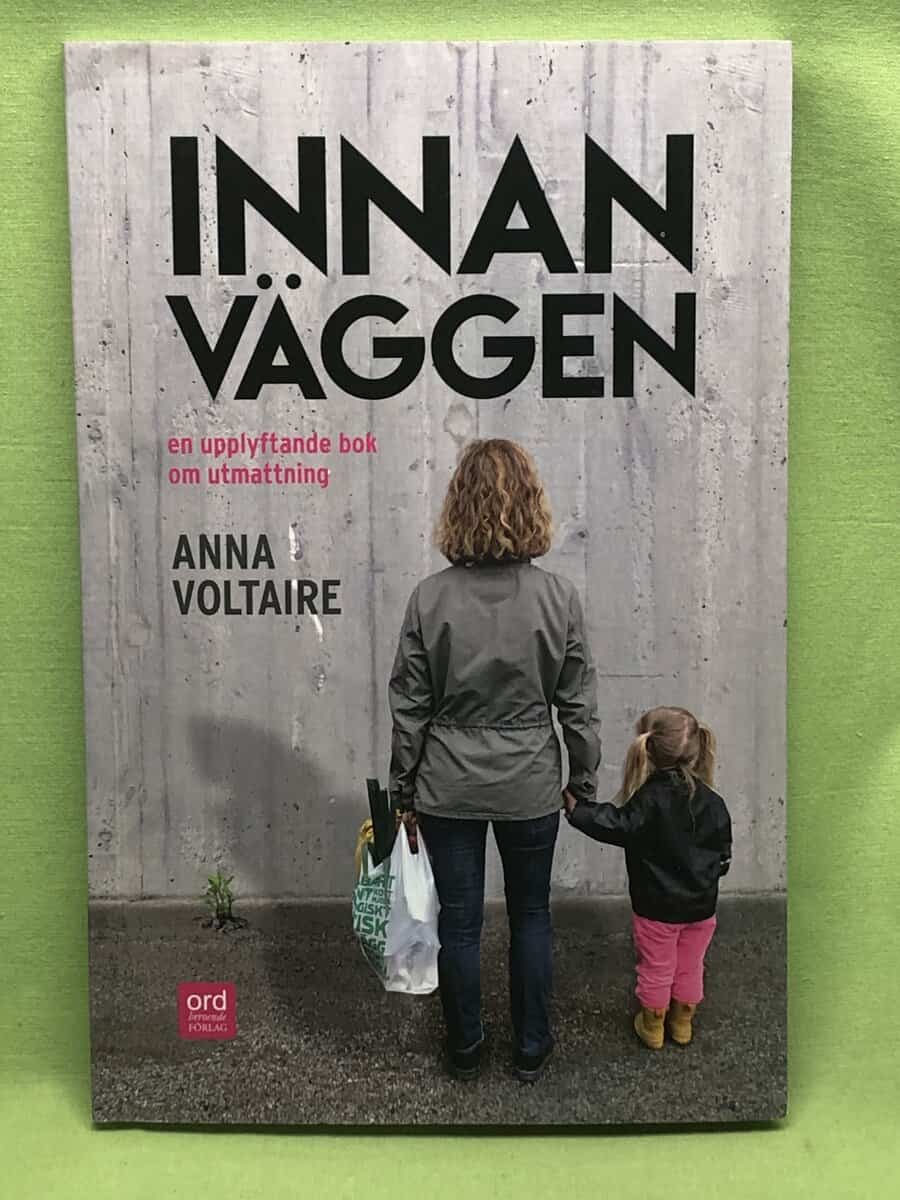 Anna Voltaire : Innan väggen