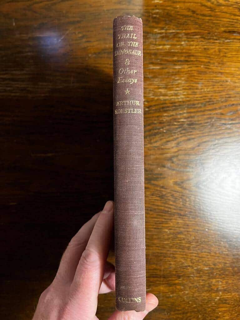 Arthur Koestler : The trail of the Dinosaur