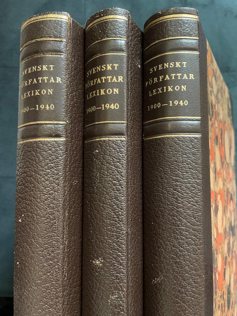 Bengt Åhlén : Svenskt författarlexikon 1900-1940 + Register. Biobibliografisk handbok till Sveriges moderna litteratur