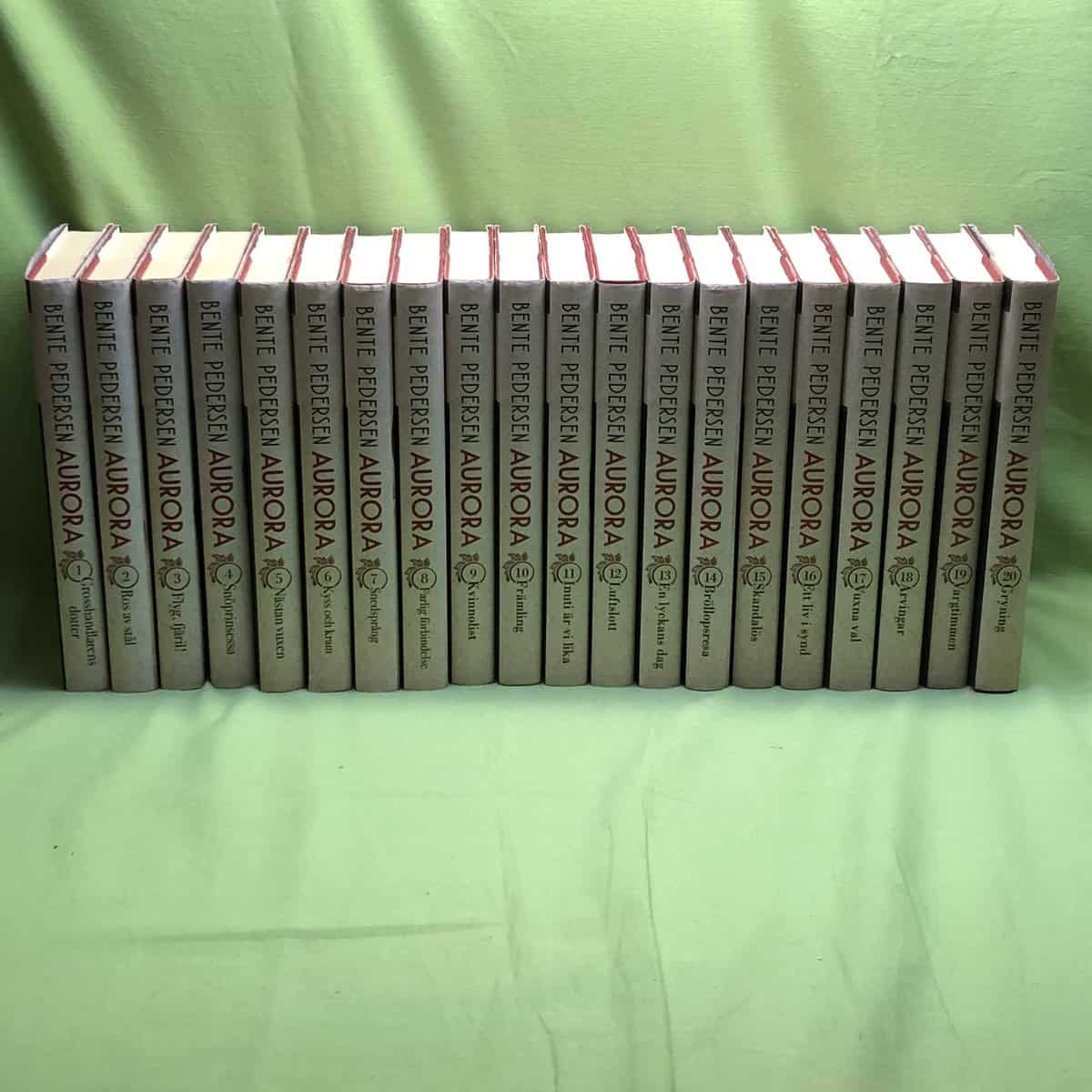 Bente Pedersen : Aurora (Volym 1 - 20 , komplett)