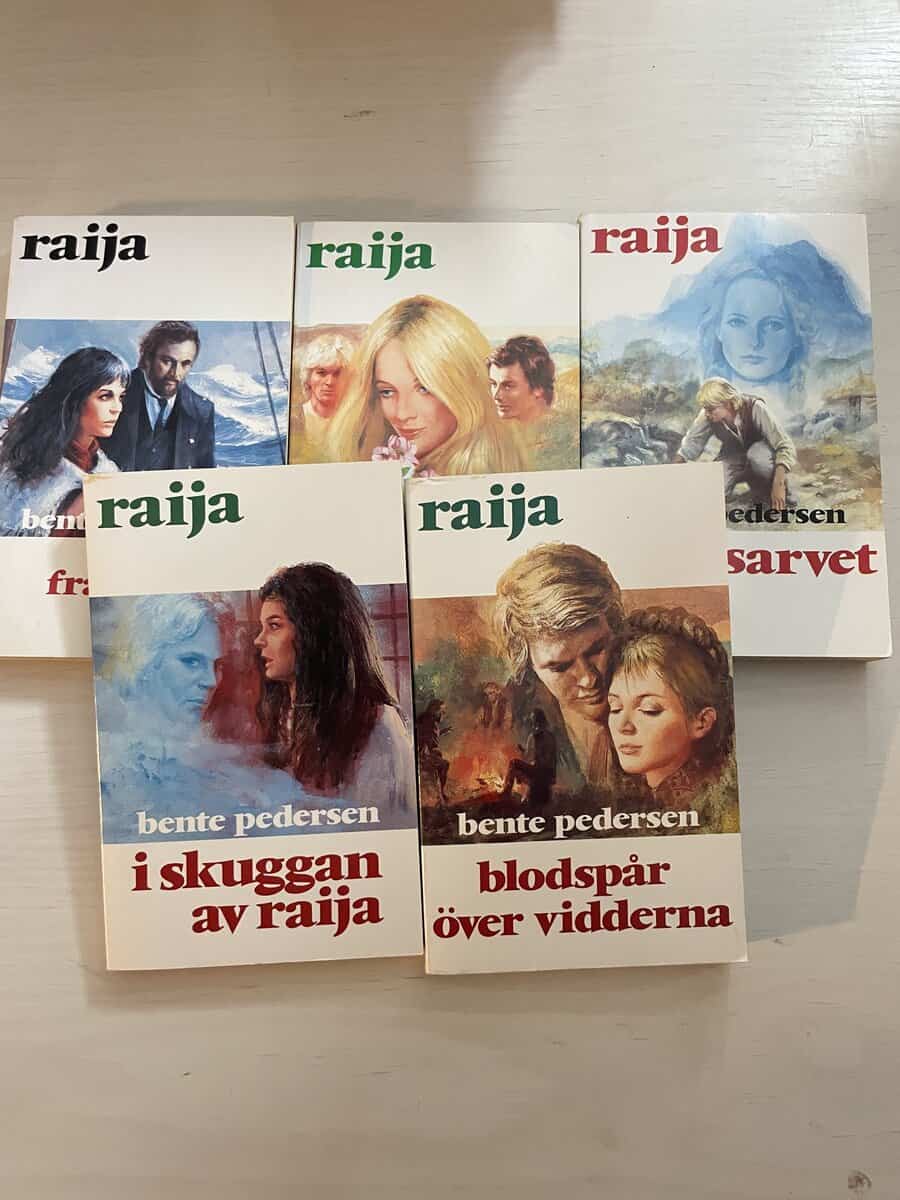 Bente Pedersen : Raija 11-15 - Under främmande himmel - Vildrosor - Fadersarvet - I skuggan av Raija - Blodspår över vidderna
