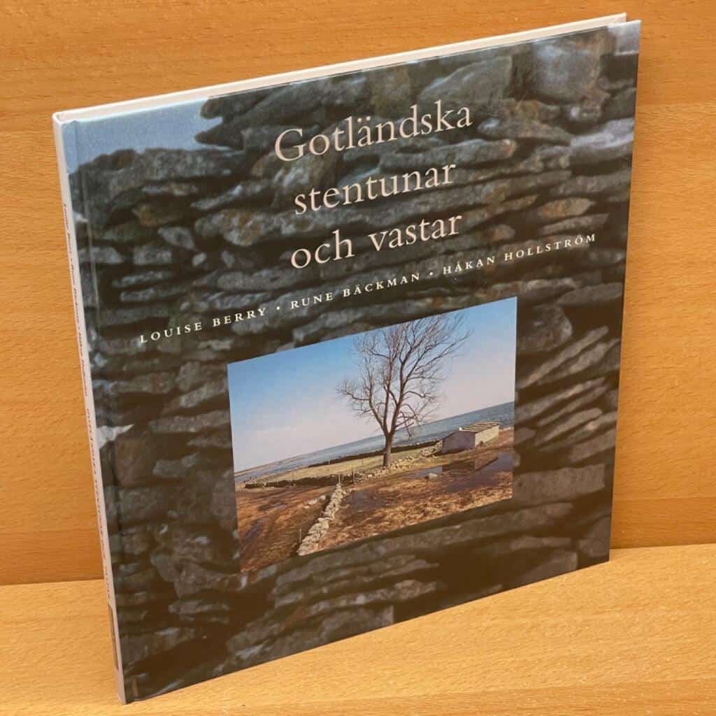 Berry, Louise ; Bäckman, Rune ; Hollström, Håkan : Gotländska stentunar och vastar