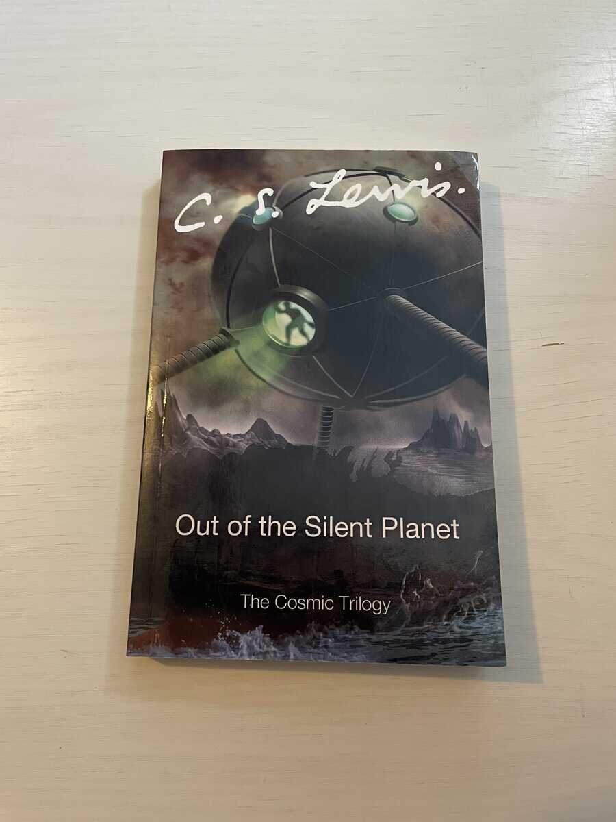 C. S. Lewis : Out of the silent planet