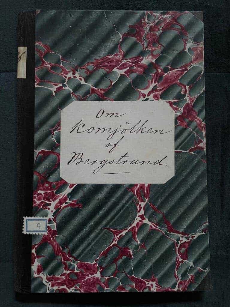 Carl Erik Bergstrand : Om komjölken, dess egenskaper, sammansättning och betydelse för hushållningen / af C. E. Bergstrand ; Täflingsskrift prisbelönt af Kongl. Patriotiska Sällskapet