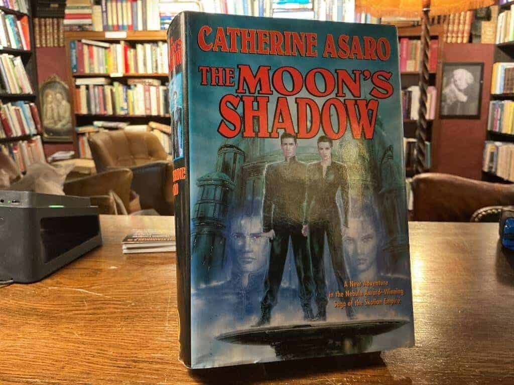 Catherine Asaro : The Moon’s Shadow