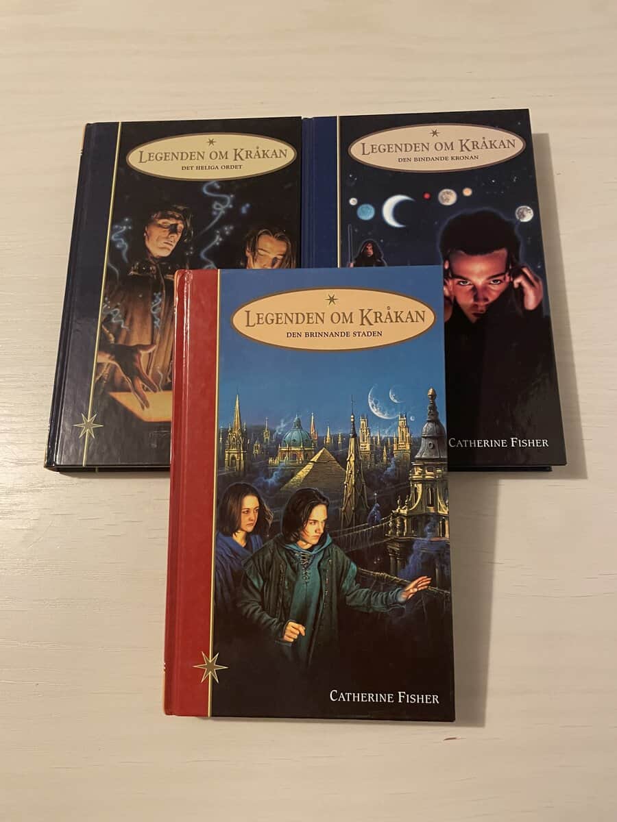 Catherine Fisher : Legenden om Kråkan 1-3 - Den brinnande staden - Det heliga ordet - Den bindande kronan