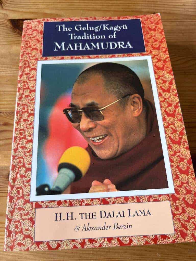 Dalai Lama : The gelug/kagyü tradtition of Mahanudra
