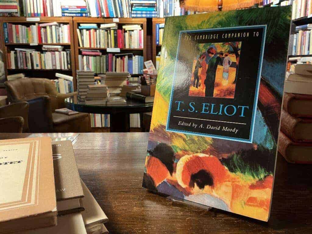 David Moody : The Cambridge companion to T. S. Eliot