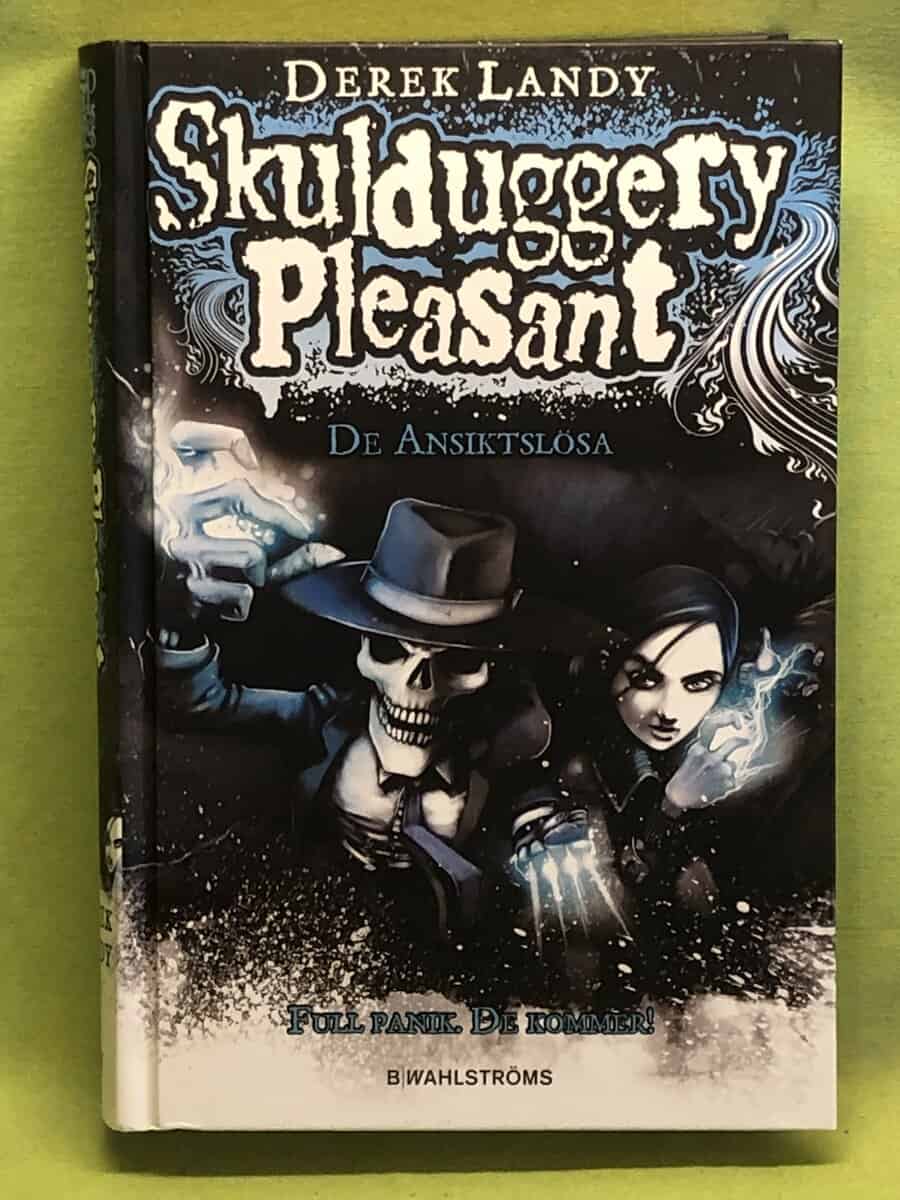 Derek Landy : Skulduggery pleasant