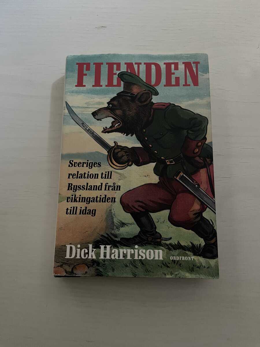 Dick Harrison : Fienden