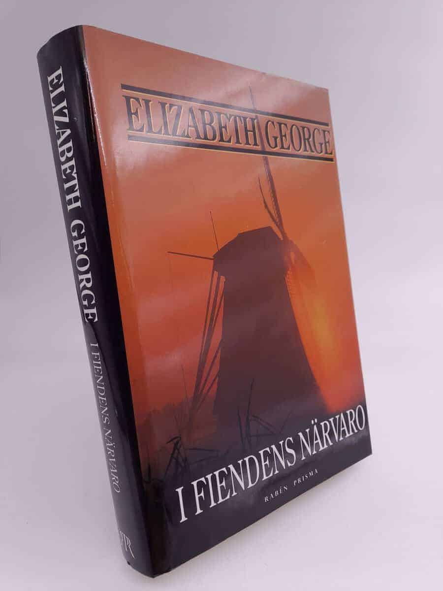 Elizabeth George : I fiendens närvaro