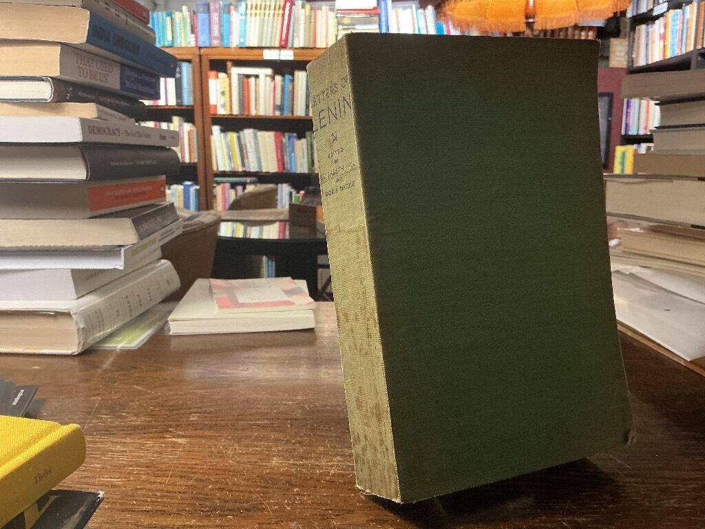 Elizabeth Hill : Letters to Lenin