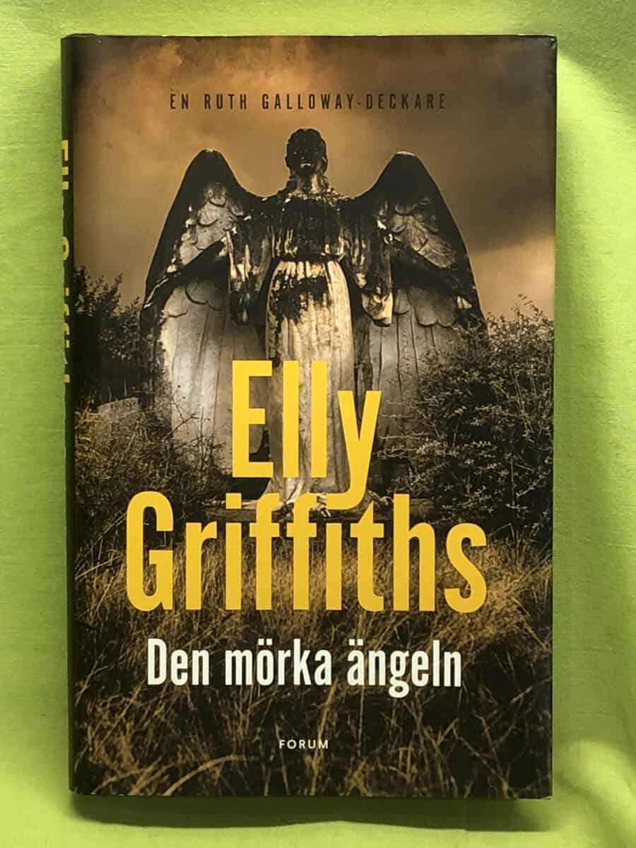 Elly Griffiths : Den mörka ängeln
