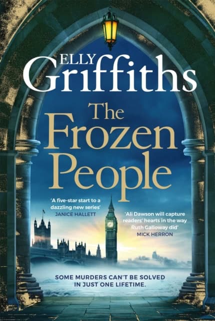 Elly Griffiths : The Frozen People