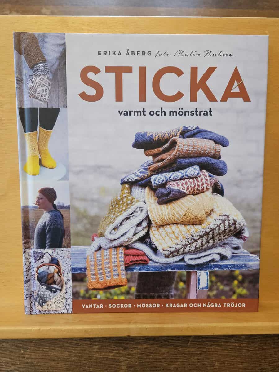 Erika Åberg : Sticka varmt och mönstrat