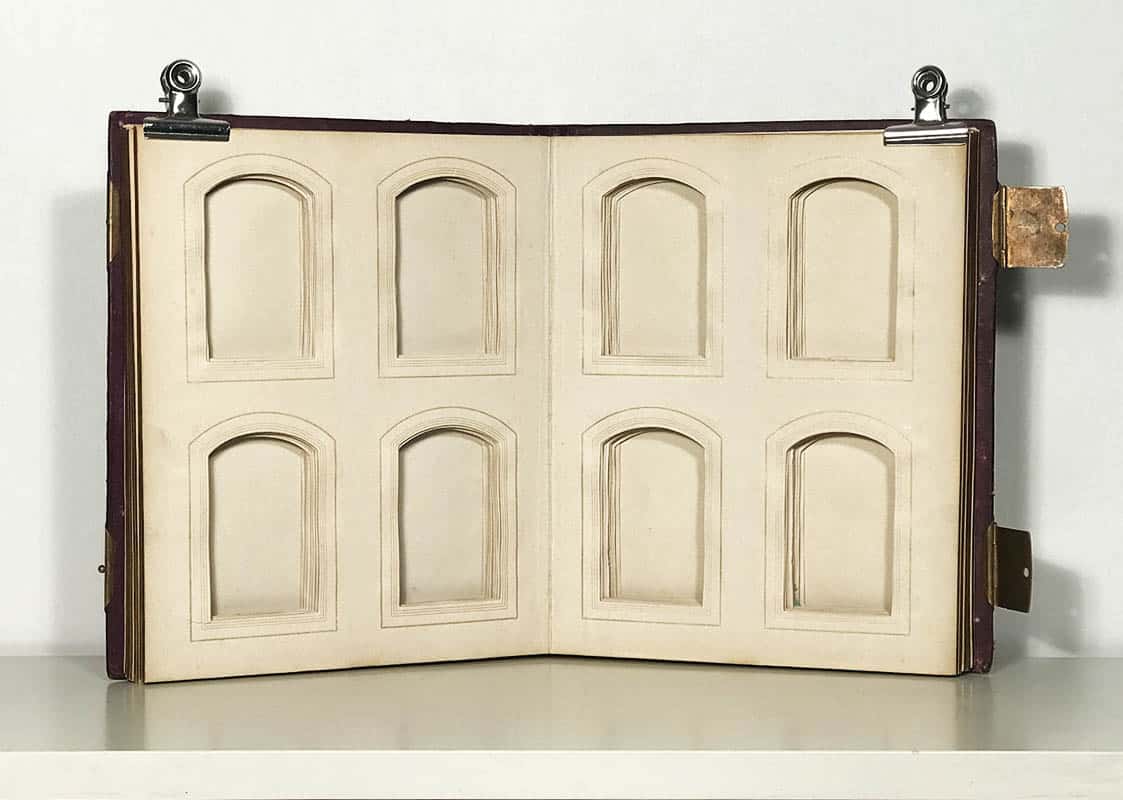 Fotoalbum i jugenstil för Ateljéporträtt från andra hälften av 1800-talet (för fotografier)