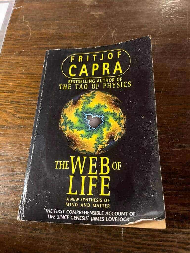 Fritjof Capra : The web of life