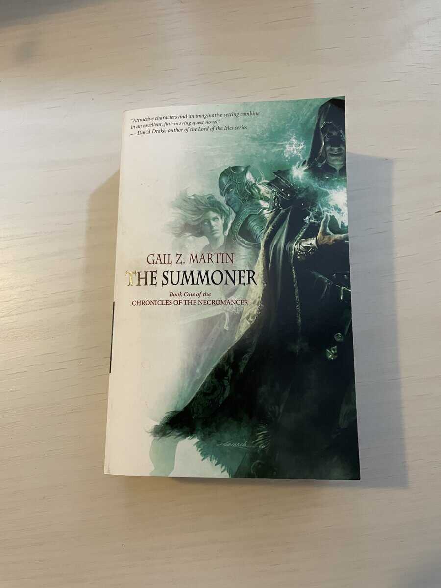 Gail Z. Martin : The summoner