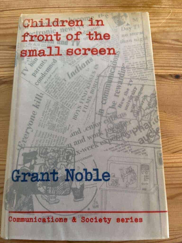 Grant Noble : Children in front of the small screen