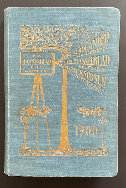 Hasselblad : Priskurant å fotografiska artiklar jemte kortfattad lärobok i fotografikonsten och fullständiga bruksanvisningar.