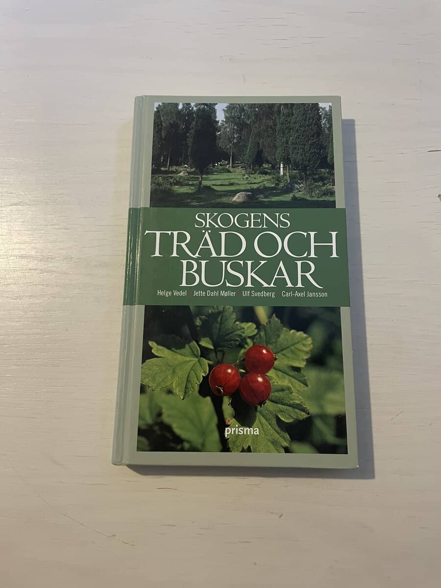Helge Vedel : Skogens träd och buskar