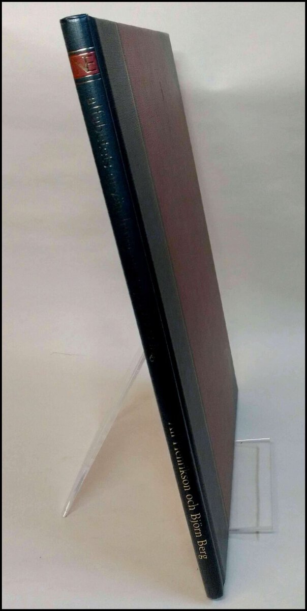 Henrikson, Alf ; Berg, Björn : Alfabetets användning anar aporna aldrig