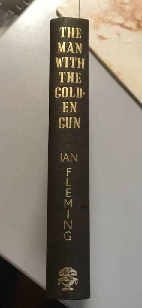 Ian Fleming : The man with the golden gun