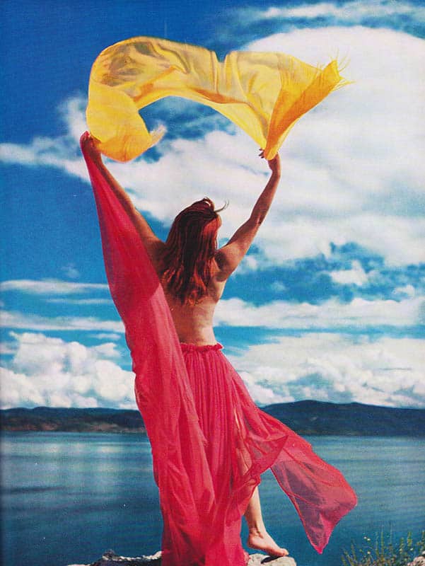 International Photos. Band II. Auserlesene Bilder im Mittel- und Grossformat, in Farbe une Schwarzweiss. Outstanding medium and large-format photographs in colour and black and white. Images sélectionnées en grand et moyen format, en couleurs et en noir et blanc. Imagenes selectas en el formato grande y medio en color y blanco y negro