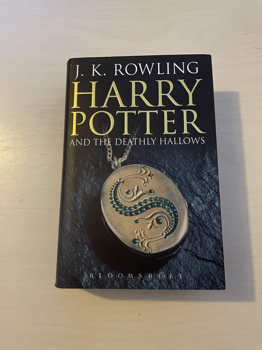J. K. Rowling : Harry Potter and the Deathly Hallows - First Edition