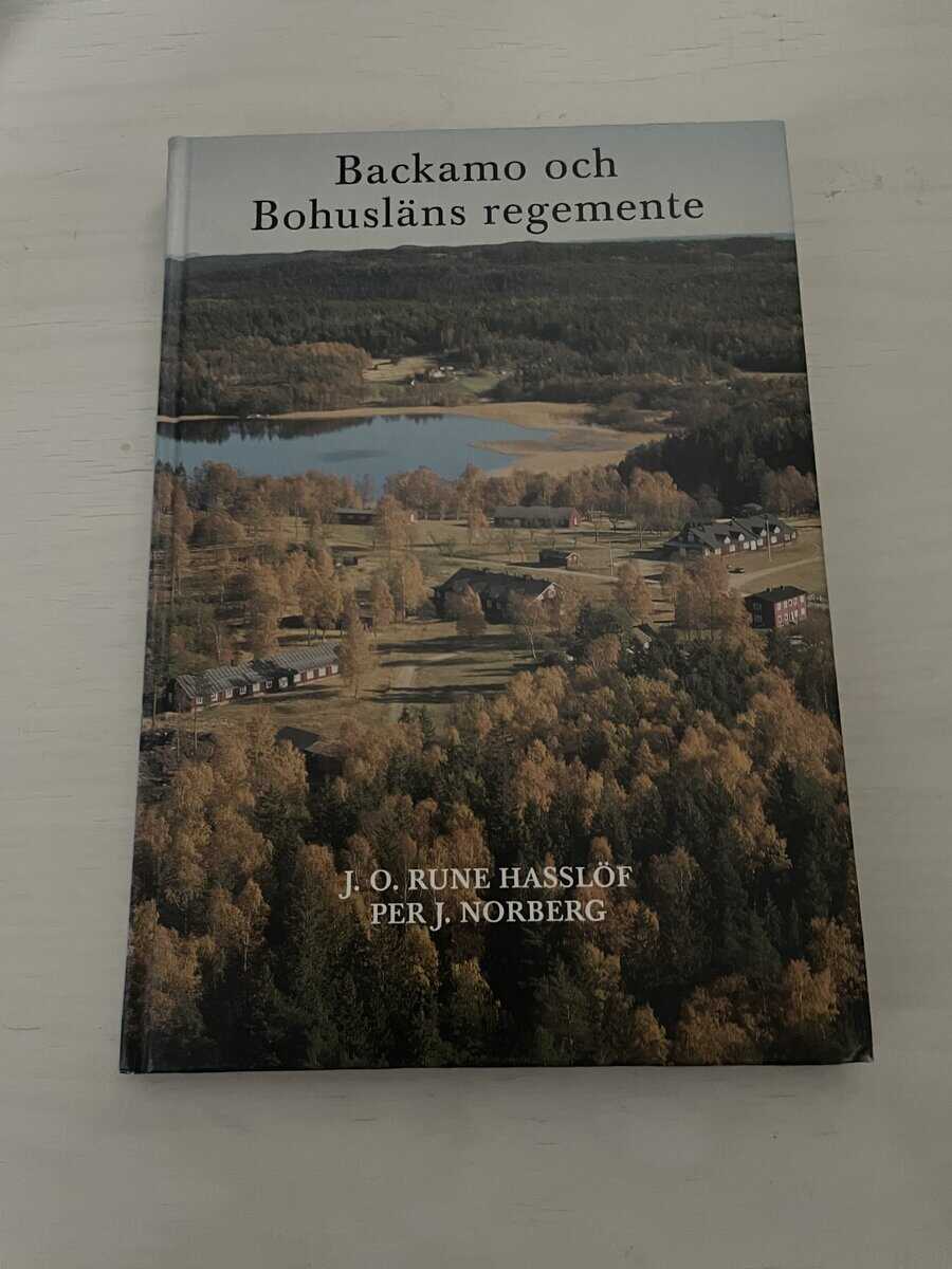J. O. Rune Hasslöf : Backamo och Bohusläns regemente