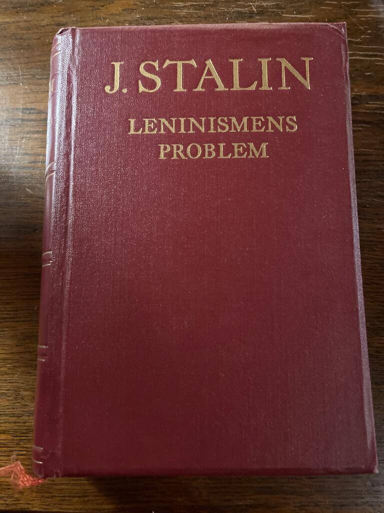 J. Stalin : Leninismens problem