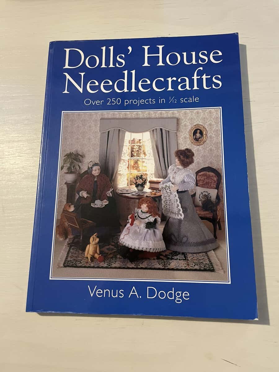 Jacqui Carey : Dolls House Needlecrafts - Over 250 projects 1/12