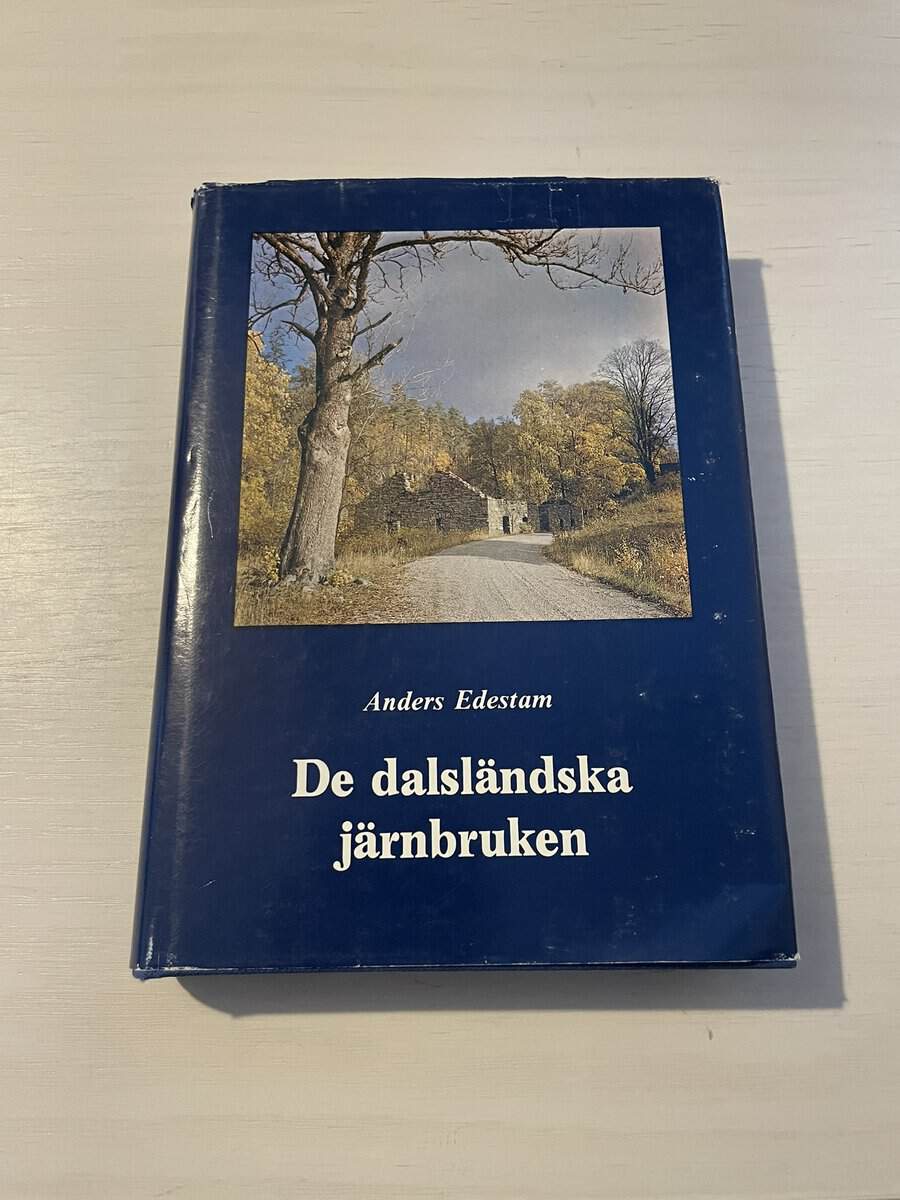 Johnny Hagberg : Kloster och klosterliv i det medeltida Skara stift