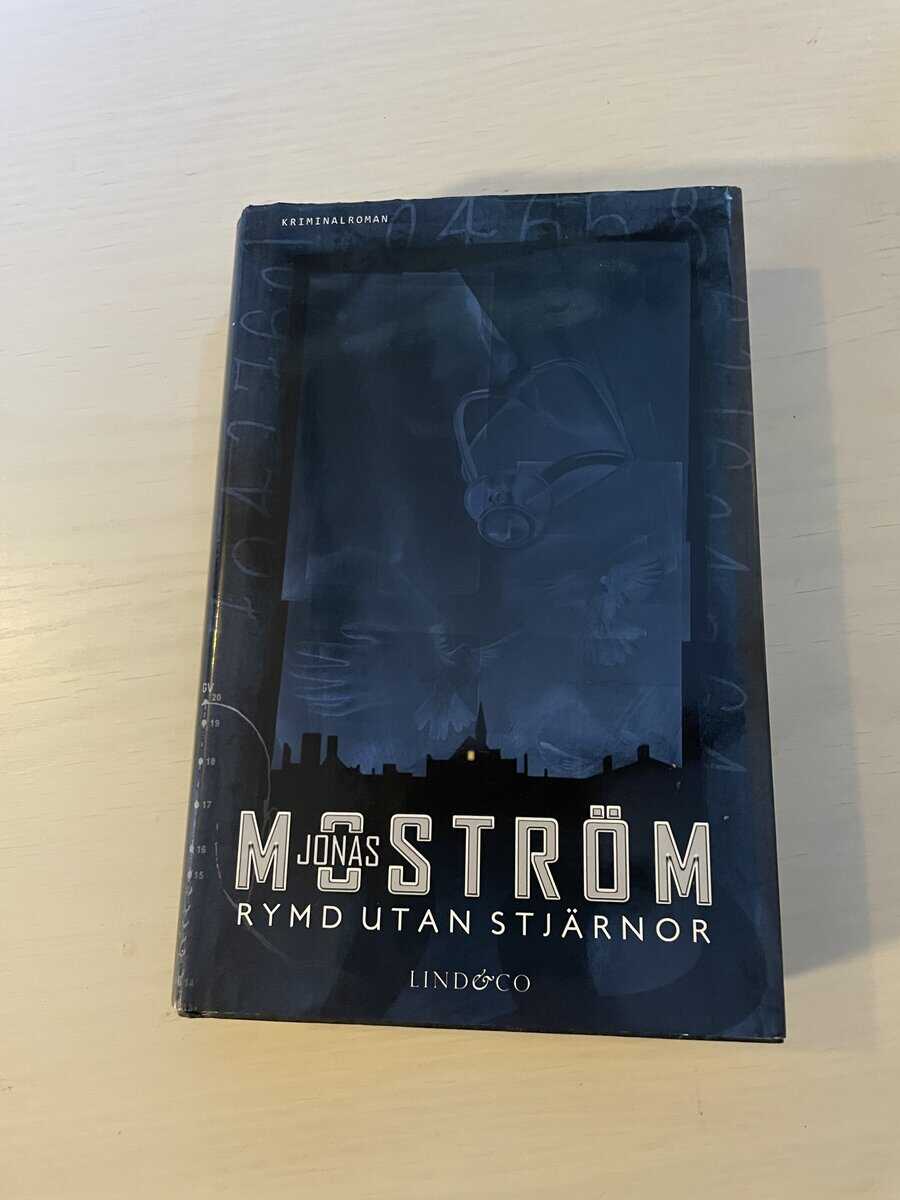 Jonas Moström : Rymd utan stjärnor