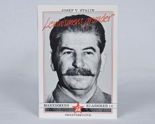 Josef Stalin : Leninismens grunder