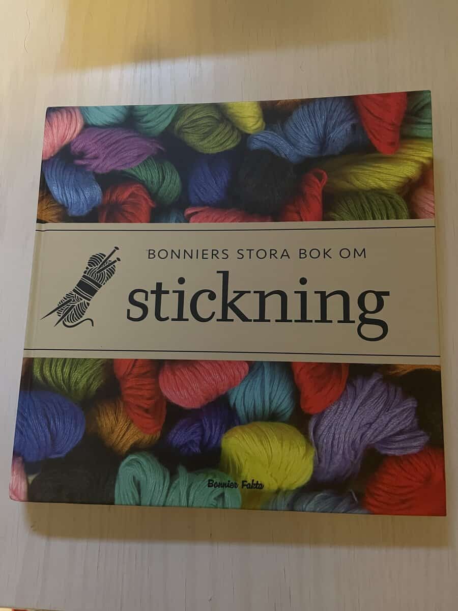 Kaffe Fassett : Bonniers stora bok om stickning