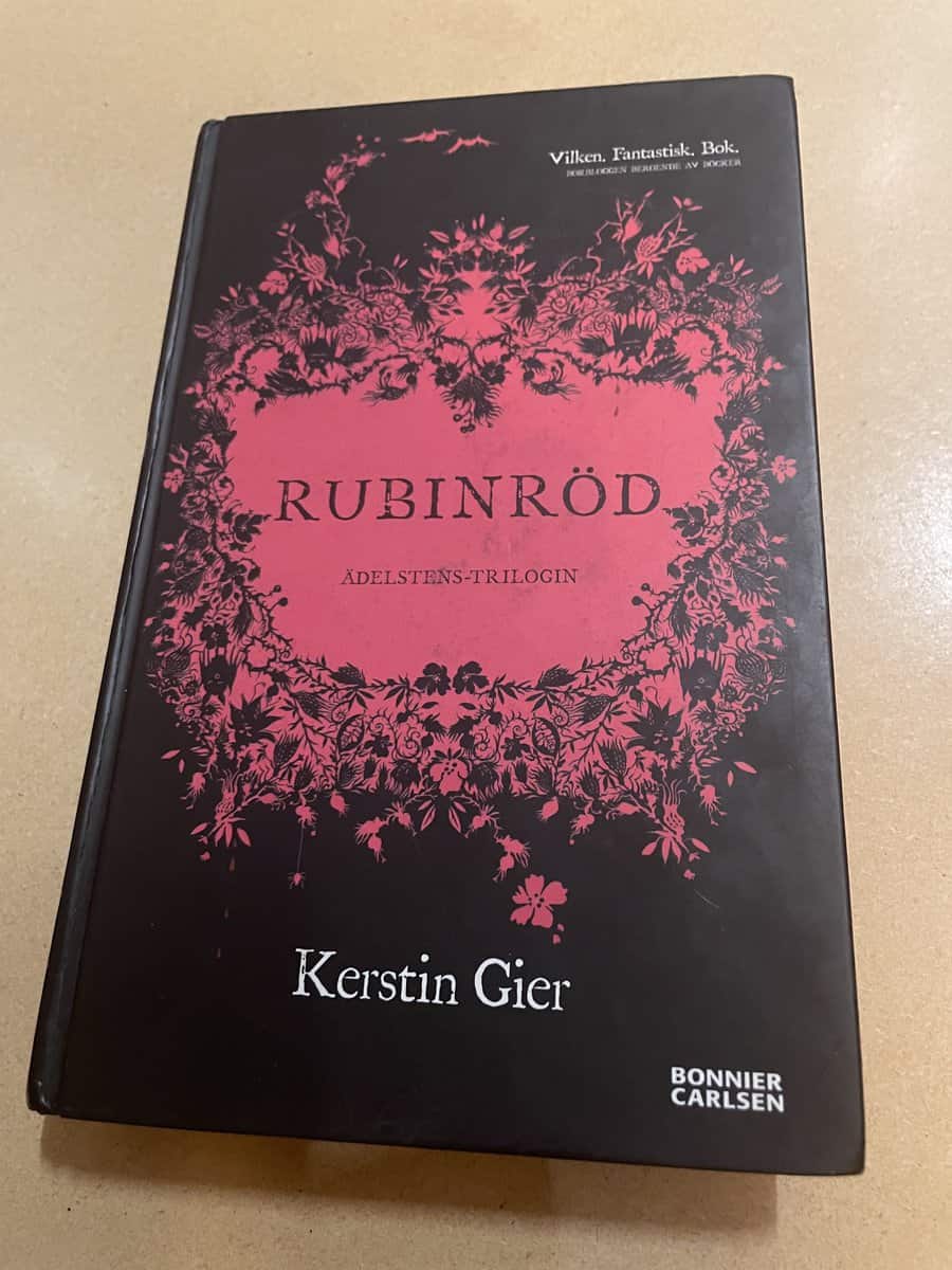 Kerstin Gier : Ädelstenstrilogin 1 - Rubinröd