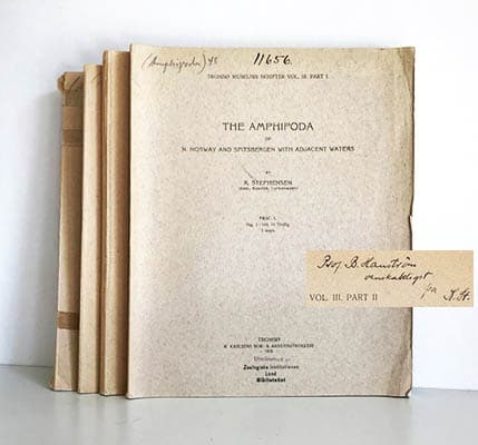 Knud Hensch Stephensen : The Amphipoda of N. Norway and Spitsbergen with Adjacent Waters. Parts I-IV (complete) (dedikation)