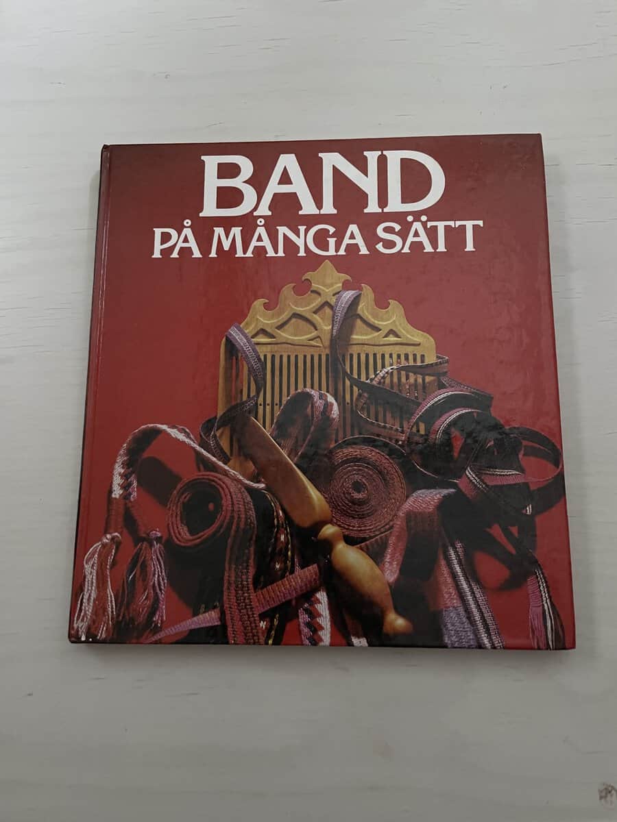 Konsulentkursen 1976-78 Handarbetets vänner : Band på många sätt