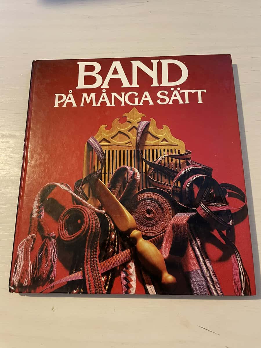 Konsulentkursen 1976-78 Handarbetets vänner : Band på många sätt
