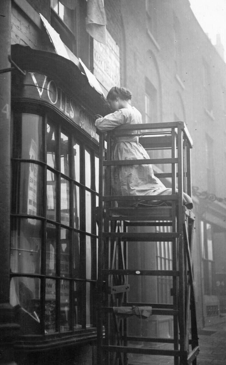 Lars Mikael Raattamaa : Kommunismen