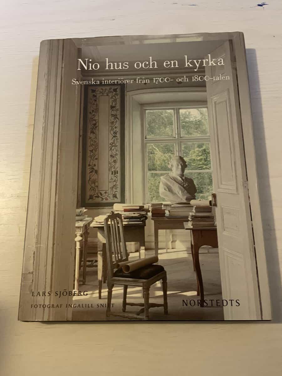 Lars Sjöberg : Nio hus & en kyrka