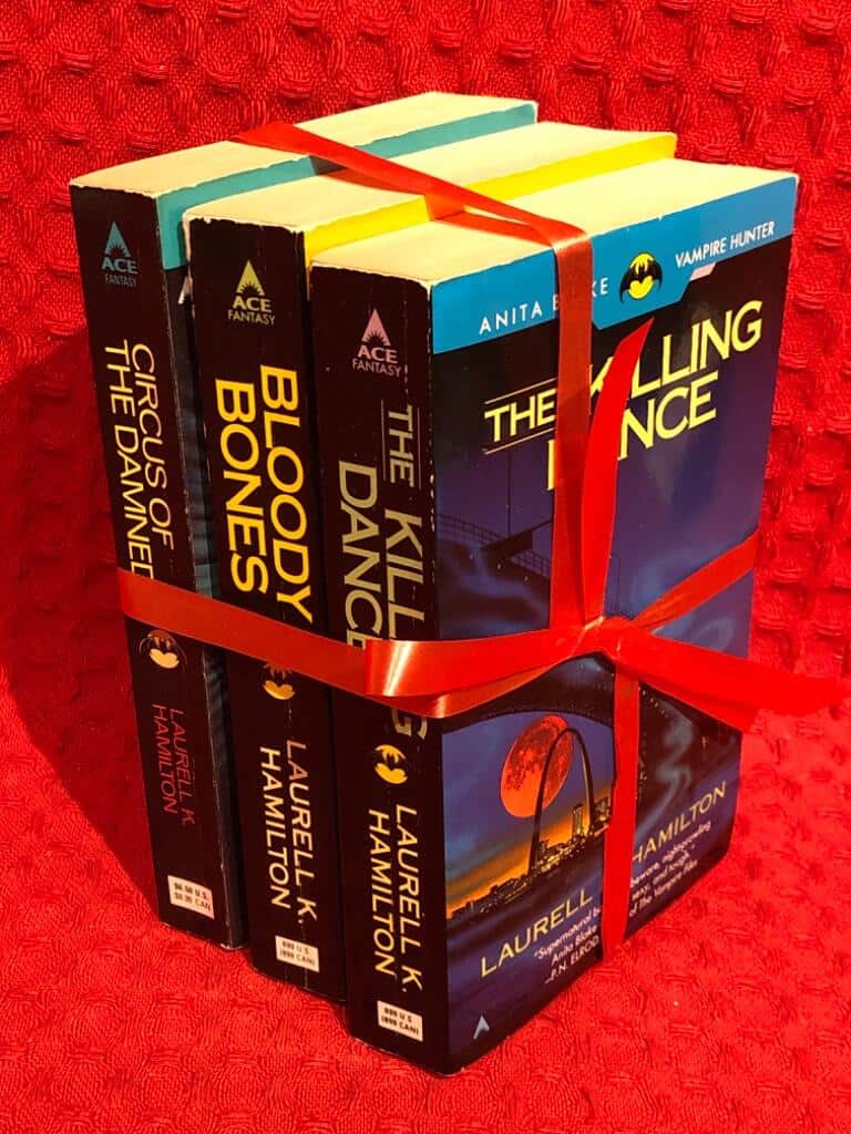 Laurell K. Hamilton : The circus of the damned, Bloody bones, The killing dance