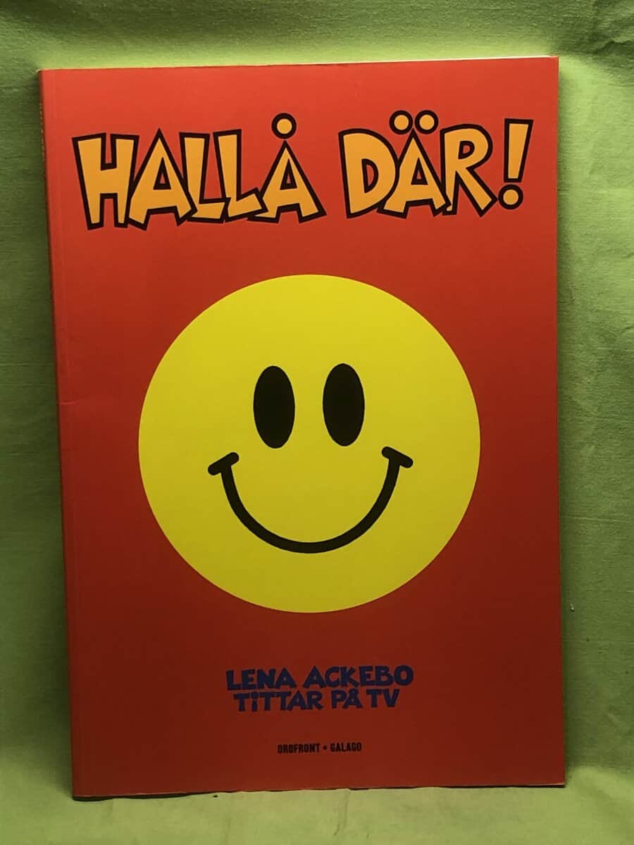Lena Ackebo : Hallå där! Lena Ackebo tittar på TV