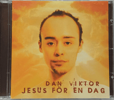 Lennart Brunnhage : Idrottsboken 1951. En presentation av föregående års svenska idrott och dess främsta representanter med artiklar om aktuella idrottsproblem, översikter, internationella glimtar, SM-reportage, biografier och statistiska uppgifter