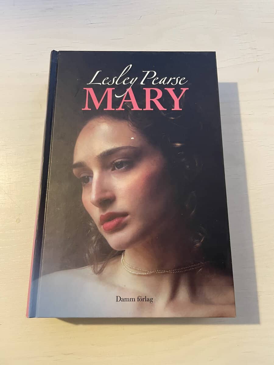 Lesley Pearse : Mary